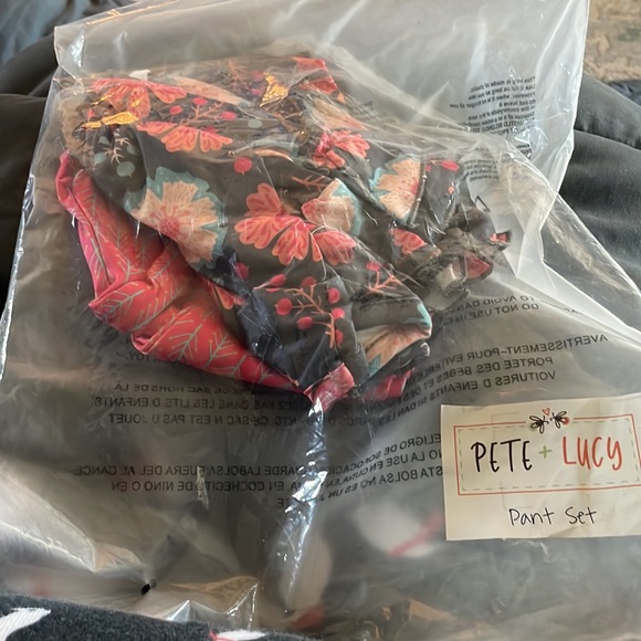 Brand new super soft kids outfit - Picture 2 of 2